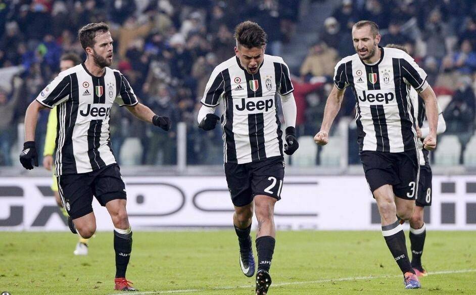 篮球CBA比赛尾声出现争议判罚引热议（CBA赛末争议吹罚掀起热议）