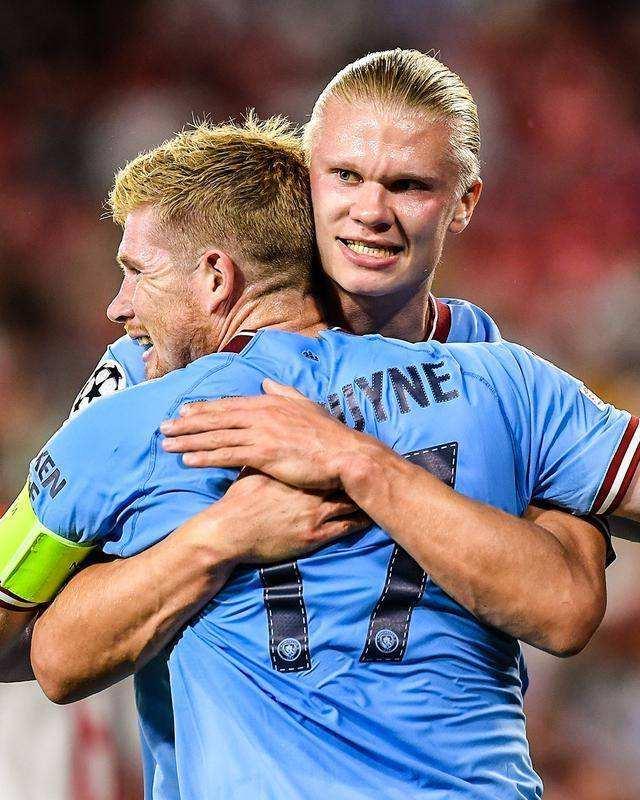 雄鹿五连胜强势领跑东部（雄鹿豪取五连胜稳居东部第一）