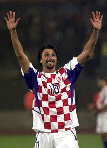 国王杯十六强战揭晓：塔拉韦拉迎战皇马，瓜达拉哈拉对阵巴萨（国王杯16强对阵出炉：塔拉韦拉对阵皇马，瓜达拉哈拉挑战巴萨）