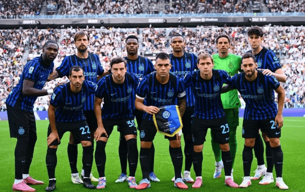 米体：AC米兰曾接近签下阿坎吉，因薪资与无欧冠赛事最终告吹（米体：米兰险签阿坎吉，薪资考量与无欧冠资格令交易告吹）