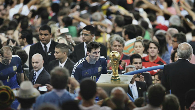 曼市双雄6500万镑争夺战，塞梅尼奥拒绝热刺邀约（曼市双雄掀6500万镑抢人战，塞梅尼奥拒绝热刺报价）