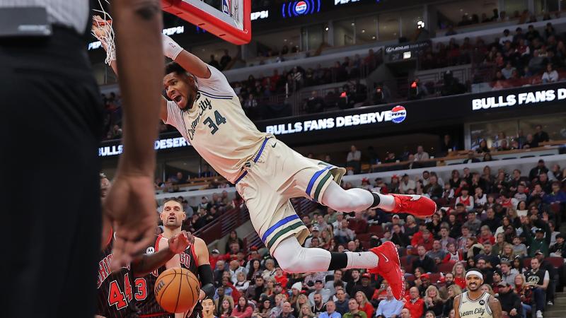 阿斯：拜仁加紧与于帕梅卡诺续约谈判，皇马考虑科纳特为备选（阿斯报：拜仁加快与于帕梅卡诺续约谈判，皇马将科纳特视作备选）