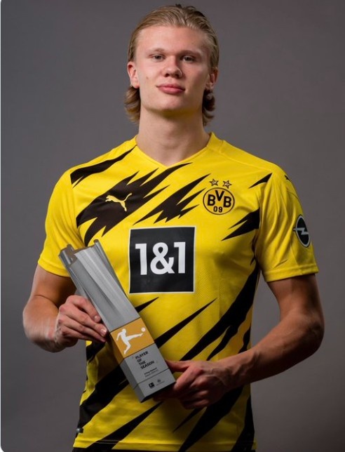 国米4-0横扫劲敌：劳塔罗连场破门状态回归，恩里克助攻令人欣喜（国米4-0大胜强敌：劳塔罗连续破门状态回暖，恩里克助攻亮眼）