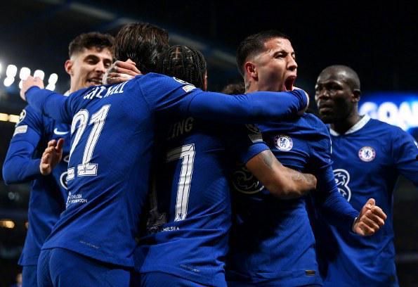 他被换下那一刻，全场愣住（他被换下瞬间，全场惊呆）