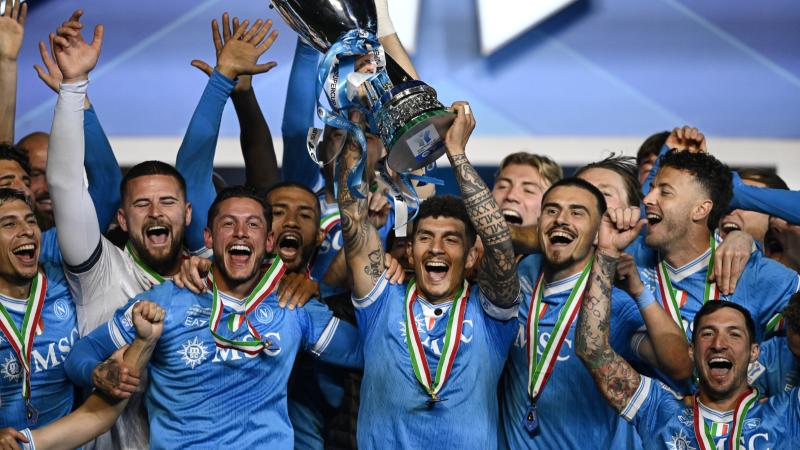 埃芬博格：希望未来乌尔比希成为拜仁一门，目前他是出色替补（埃芬博格：期待乌尔比希未来出任拜仁头号门将，目前他是可靠替补）