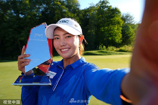 扎戈：托蒂睡觉打呼噜还说梦话；吐西蒙尼口水是因他故意挑衅（扎戈：托蒂睡觉会打鼾也会说梦话；向西蒙尼吐口水因其刻意挑衅）